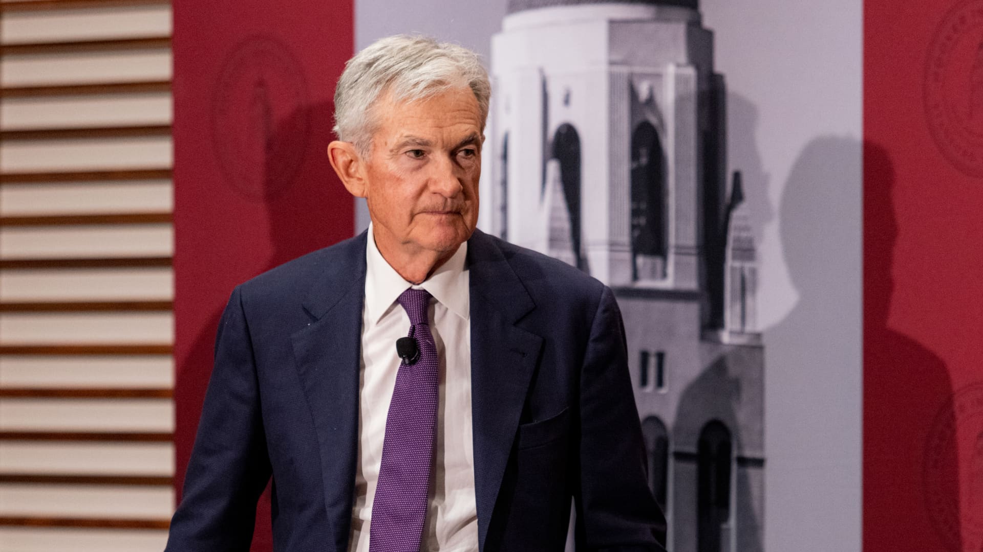  Powell to attend Supreme Court on Trump bid to fire Lisa Cook