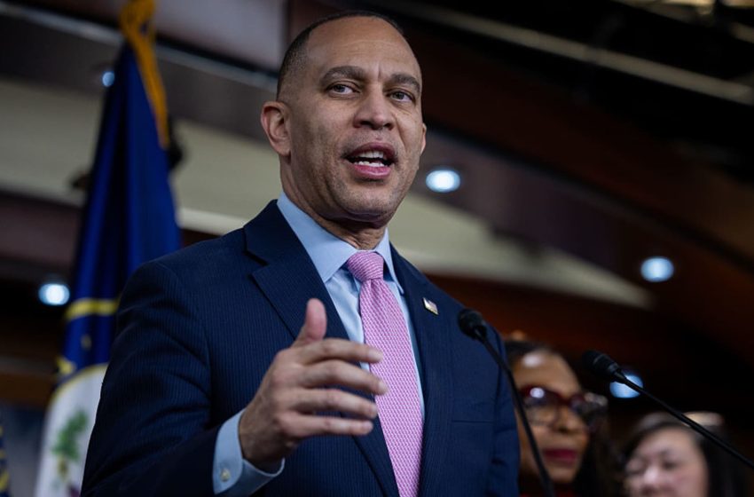  Democrats threaten Kristi Noem impeachment if Trump doesn’t fire her