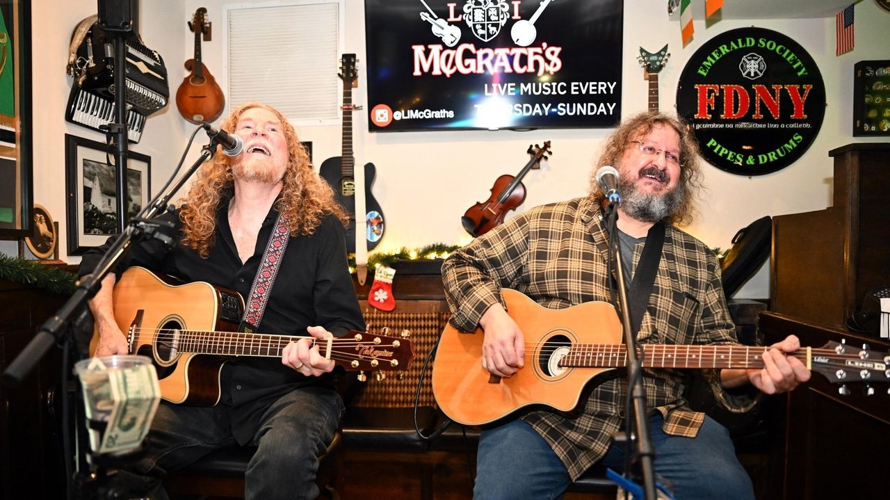  Fans remember the Grateful Dead’s Bob Weir