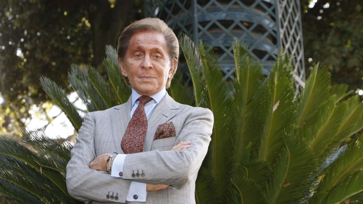  Valentino, fashion designer to the jet set, dies in Rome