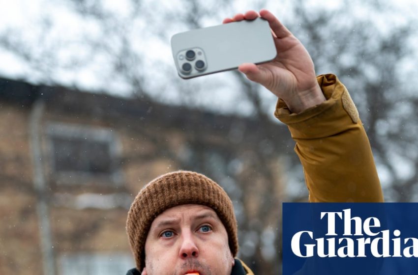  Minneapolis ICE watchers face violence, teargas and arrests. They keep showing up | Minnesota ICE shootings