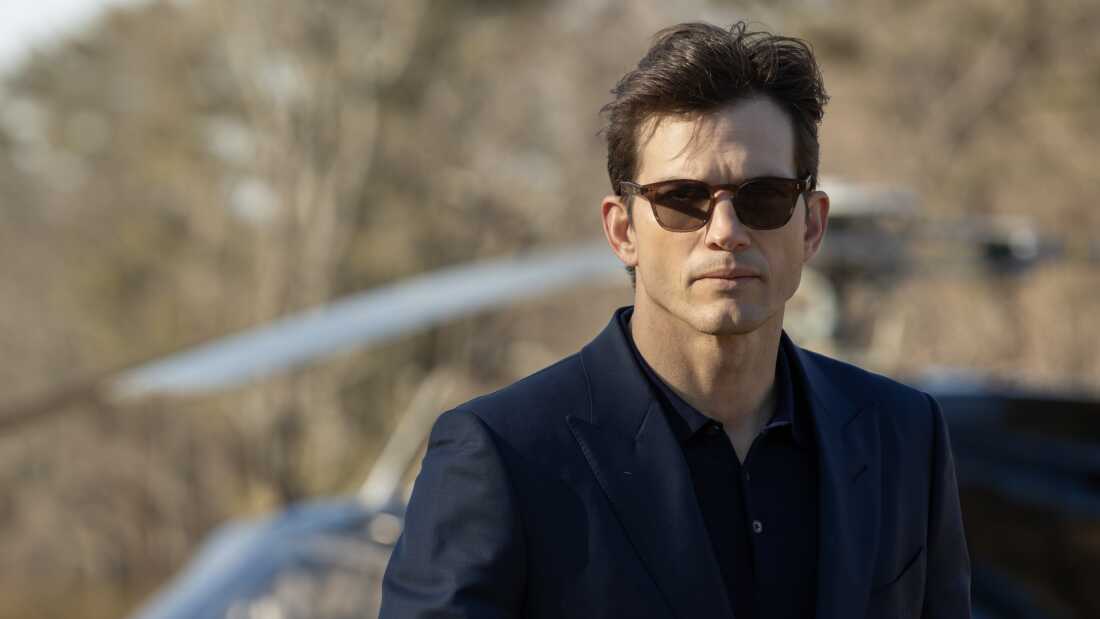 Ashton Kutcher as The Corporation in The Beauty. 