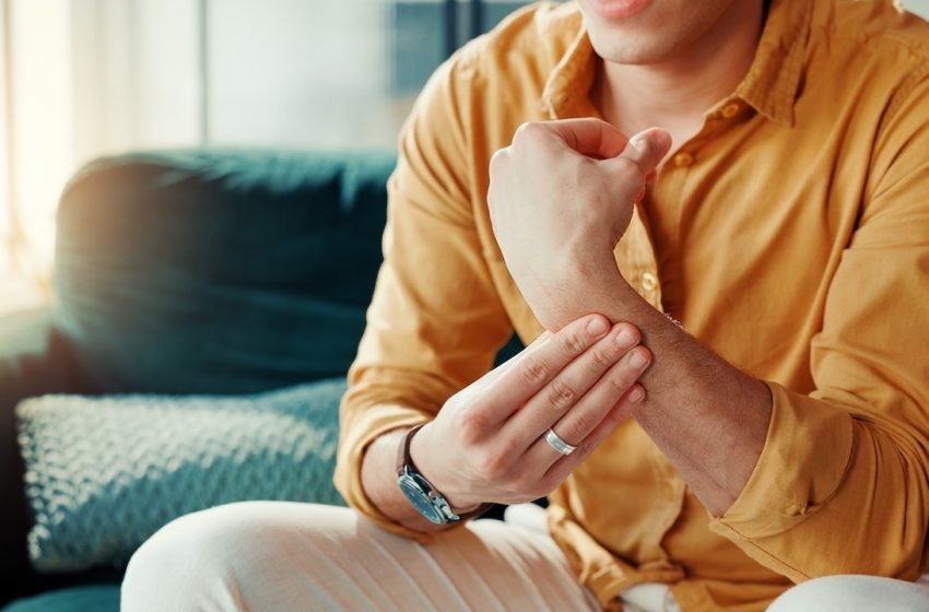  Blood test could identify early warning signs of Parkinson’s, research suggests