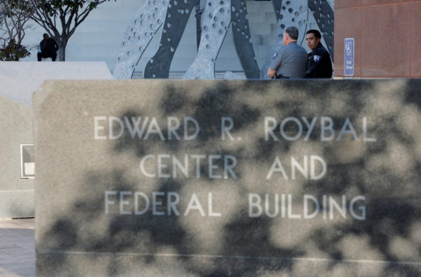  Trump administration charges Don Lemon with federal civil rights crimes related to anti-ICE church protest