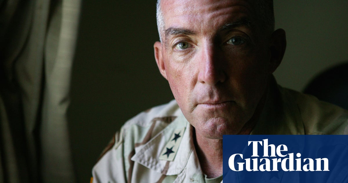  Trump push to politicize US military ‘reminiscent of Stalin’, top general warns | Donald Trump