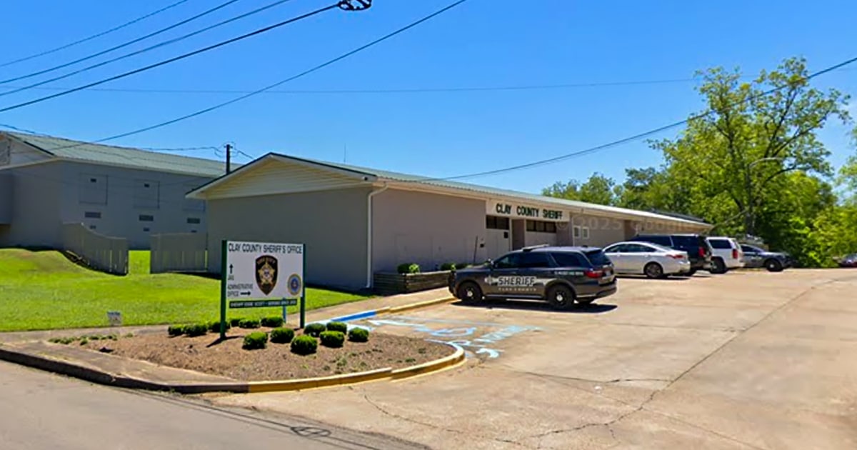  Lone gunman kills 6 in shootings that spanned three locations in Mississippi