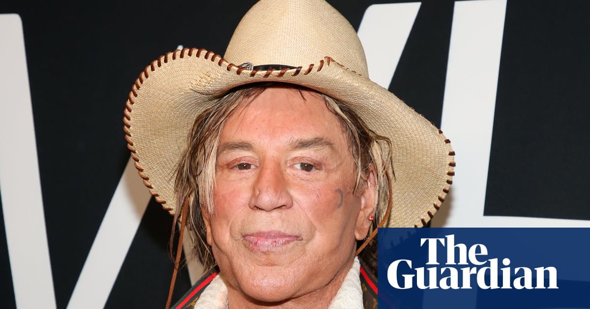  Mickey Rourke launches fundraiser to pay $60,000 in rent after threat of eviction | Mickey Rourke