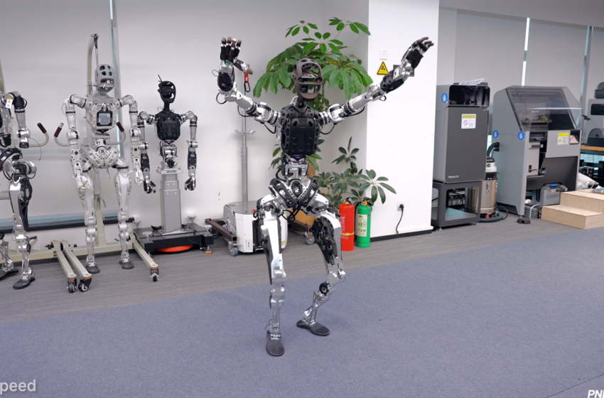  Watch awkward Chinese humanoid robot lay it all down on the dance floor