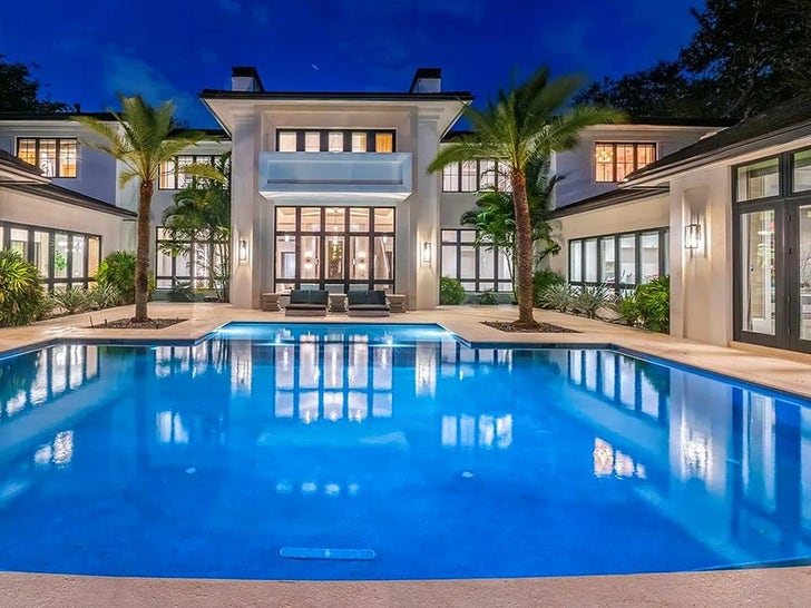 0122-Cameron-Diaz-Potential-Florida-Home-Sub1