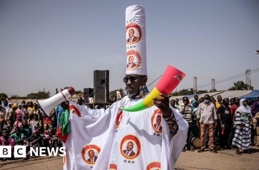  Burkina Faso junta announces ban on all political parties – BBC