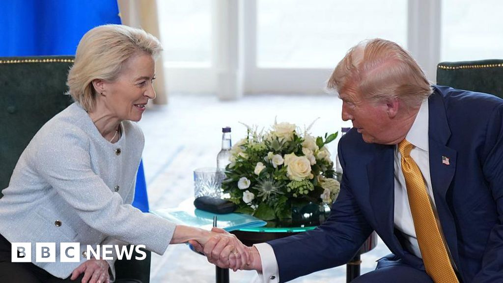  EU suspends approval of US trade deal