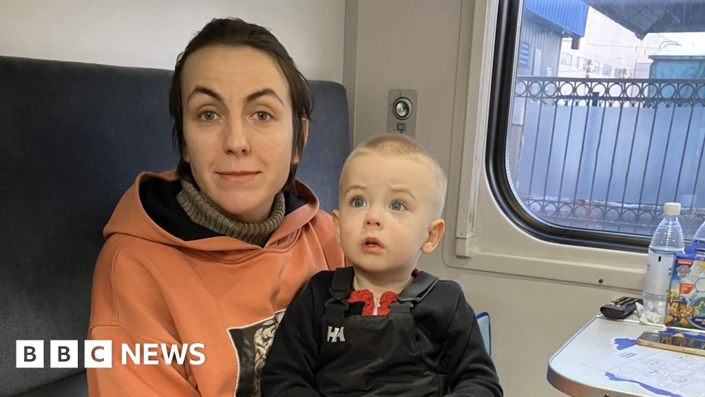  Kyiv seeks relief from Russian strikes and cold