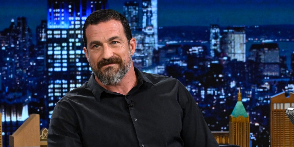  Andrew Huberman Swears by This Morning Habit to Optimize His Health