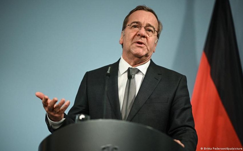  Defense minister says US needs Europe