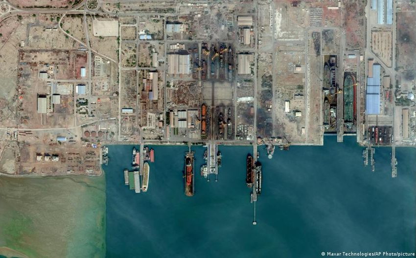  1 killed after explosion hit Bandar Abbas Port