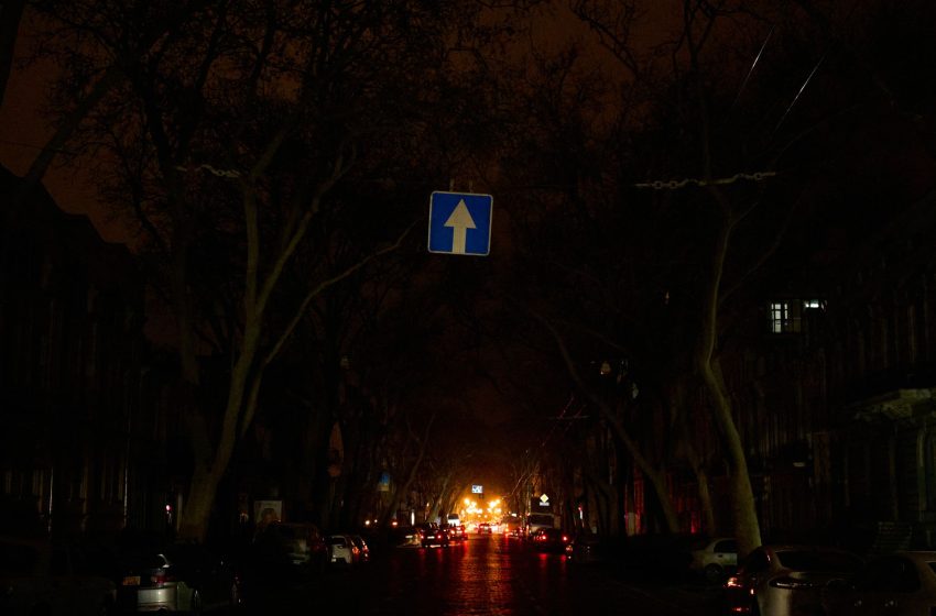  ‘Everyone in shock’ – Kyiv residents left without power, heating, and water as grid disruption causes mass blackout across Ukraine