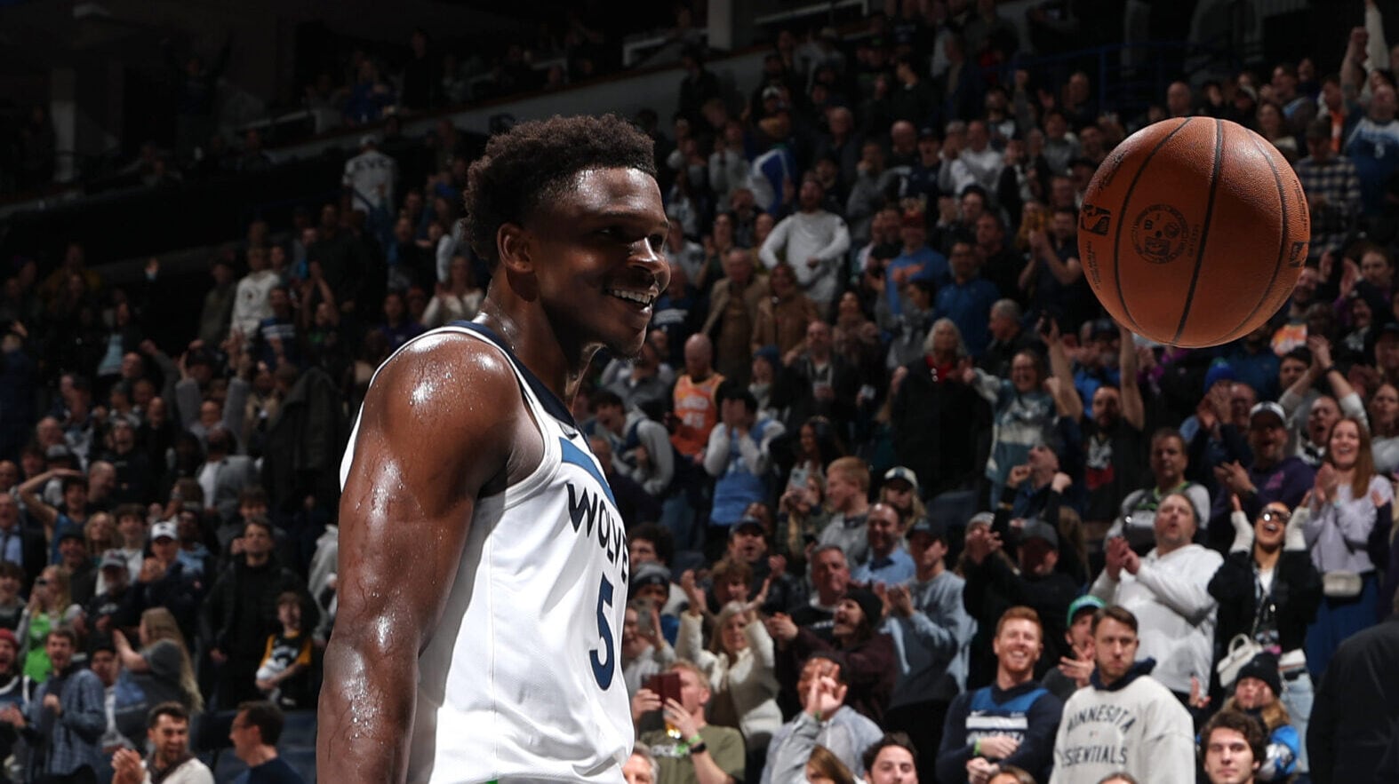  Anthony Edwards 3rd-youngest to reach 10,000 career points