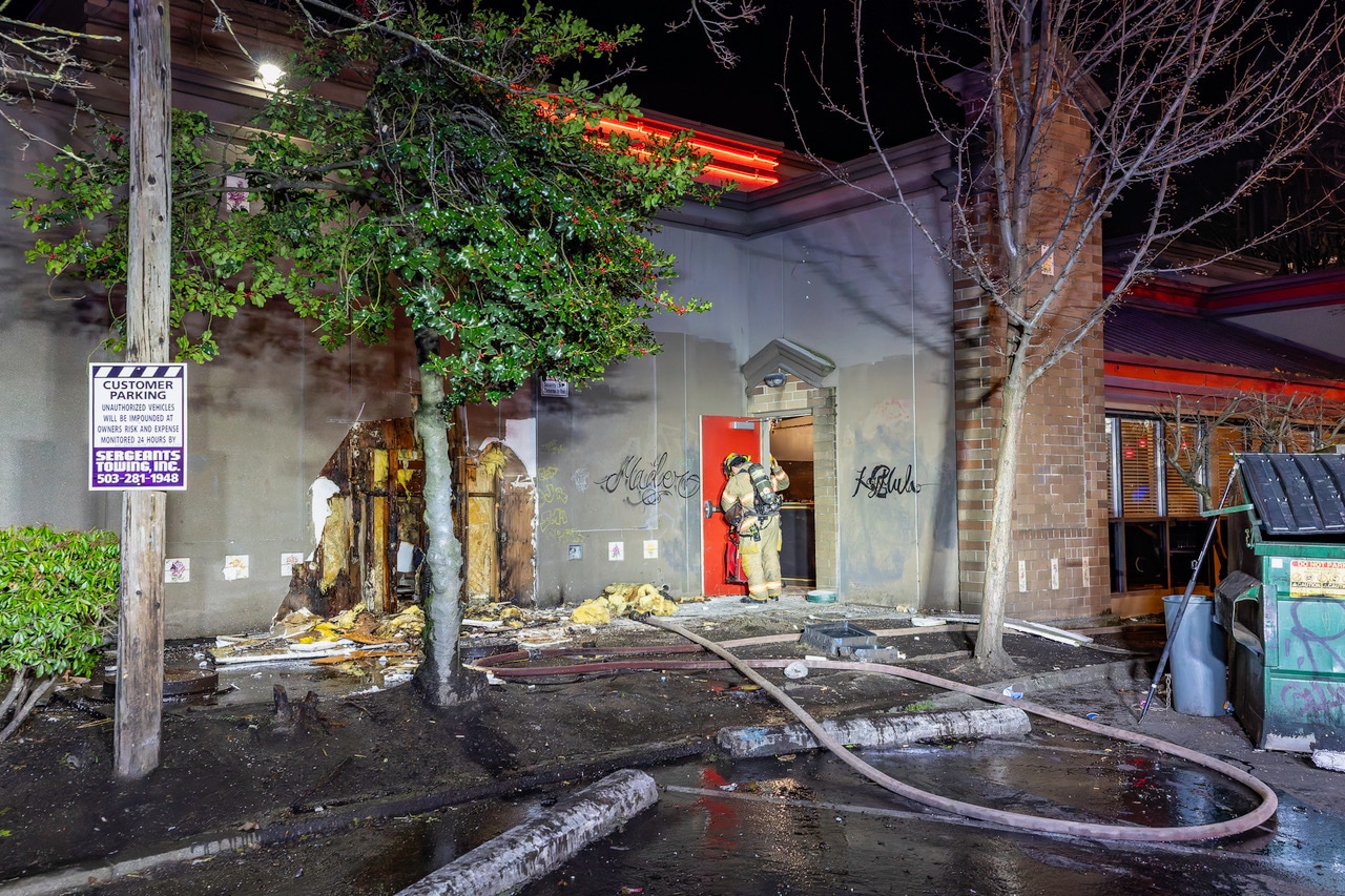  Homeless warming fire ignites Portland Red Robin, firefighters say