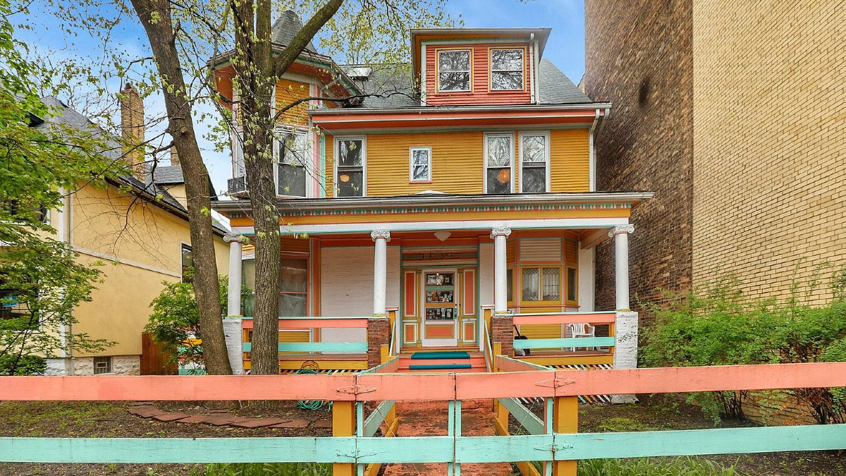  Rogers Park’s Candyland House On HGTV’s ‘Ugliest House In America’