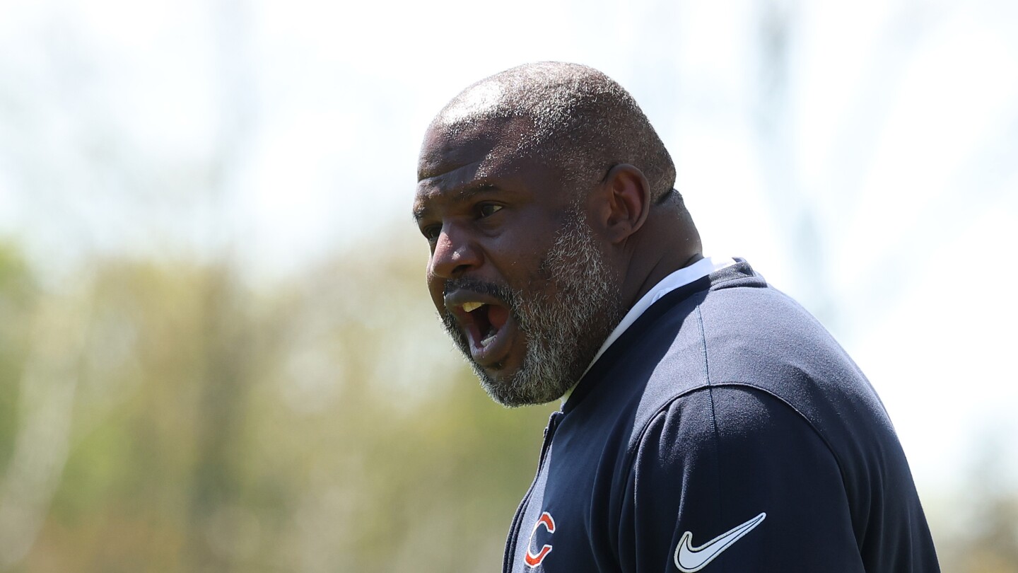  Chiefs finalize deal with Eric Bieniemy to return as their OC