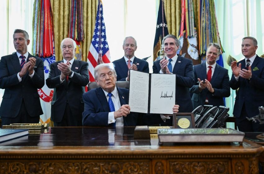  Donald Trump signs executive order confirming IndyCar race in Washington D.C.