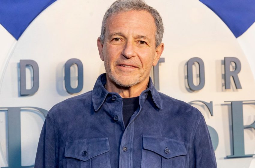  Bob Iger to Step Down as Disney CEO Before End of 2026: Report