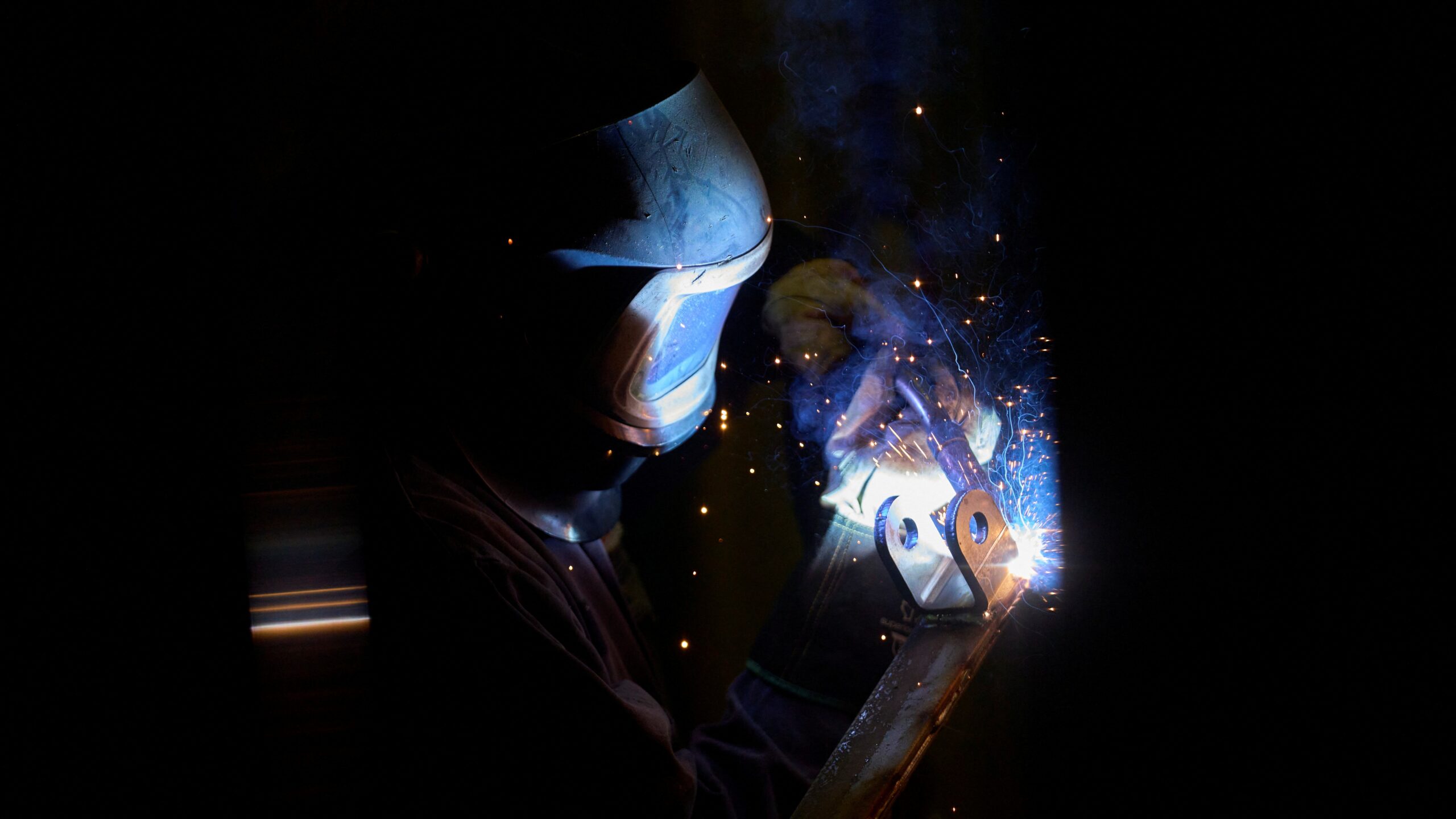  Healthy 18-year-old welder nearly died of anthrax—the 9th such puzzling case