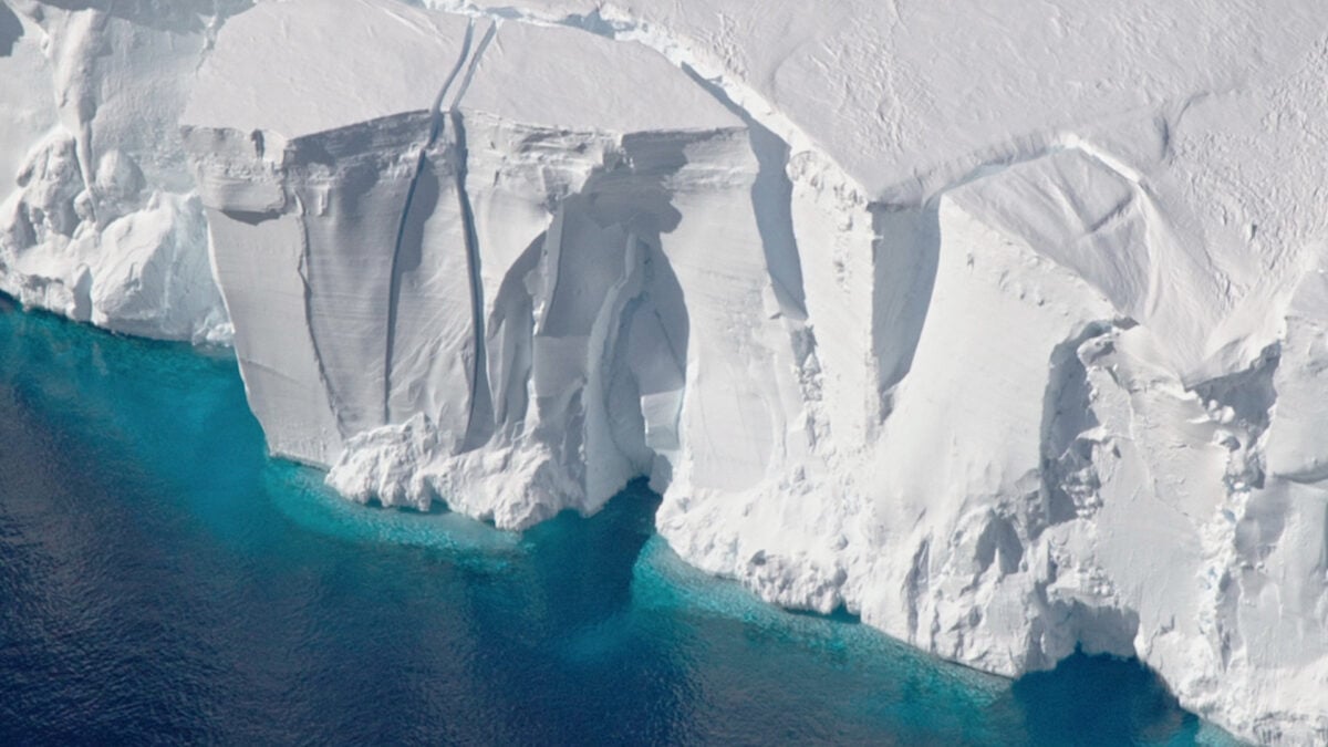  Hundreds of Earthquakes Are Rocking One of Earth’s Most Dangerous Glaciers