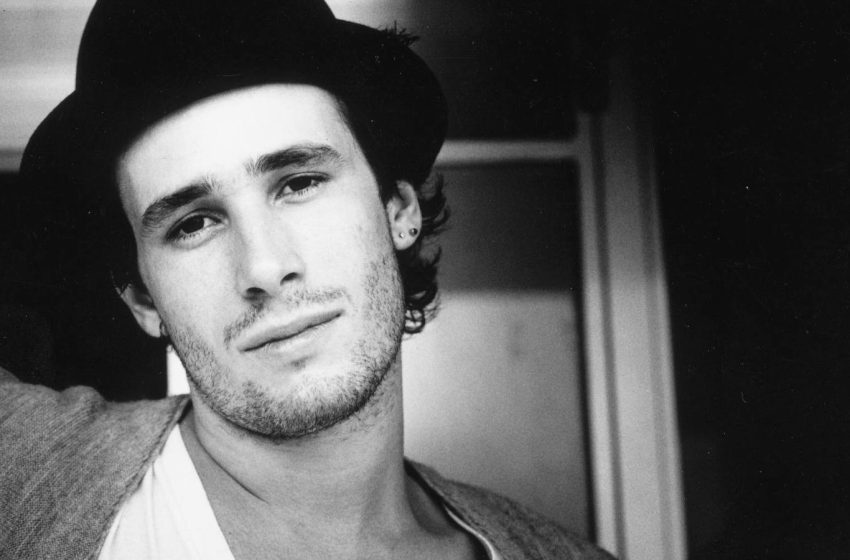  Jeff Buckley Lands Hot 100 Hit With ‘Lover, You Should’ve Come Over’
