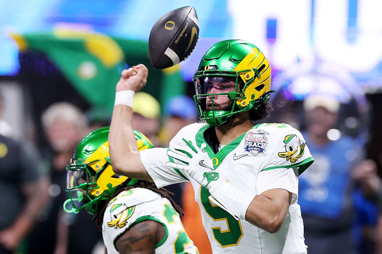 College Football Playoff Semifinal - Chick-fil-A Peach Bowl: Oregon v Indiana