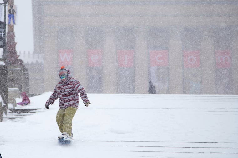  Heavy snow, ice may stay around a week or more