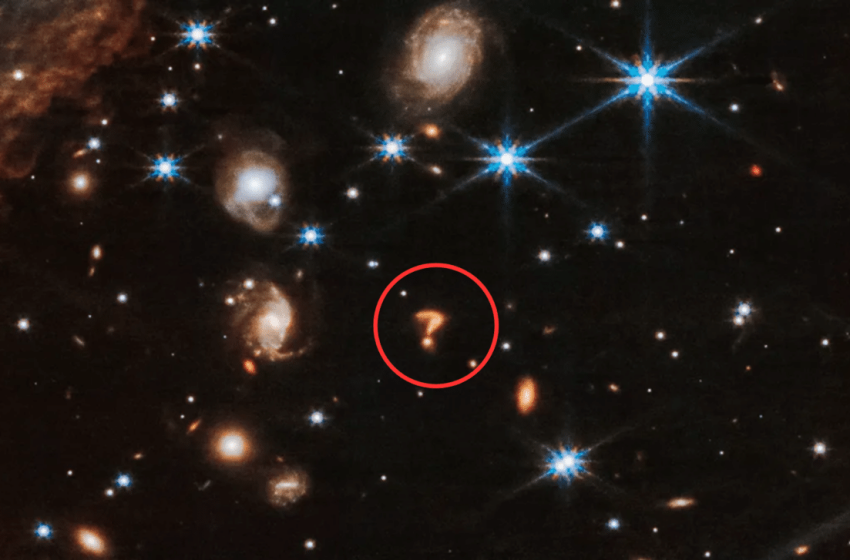  NASA’s Webb Telescope Spots a Giant ‘Cosmic Question Mark’ in the Heart of a Distant Galaxy