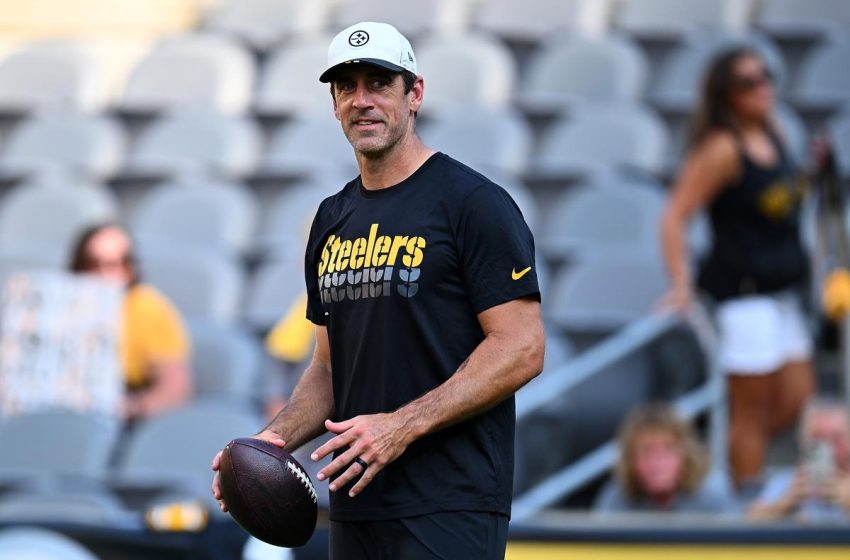  Steelers expect Aaron Rodgers to be their QB — if he returns to NFL