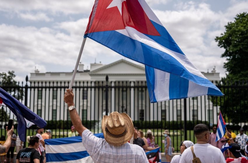  Trump declares national emergency over Cuba