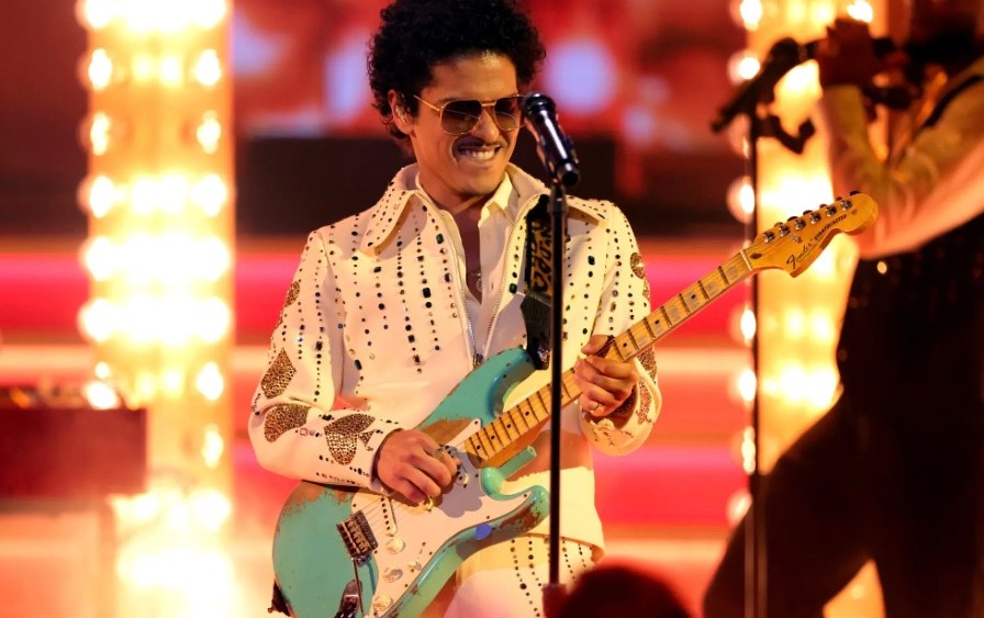  Bruno Mars Adds 30+ 2026 ‘Romantic’ Tour Dates