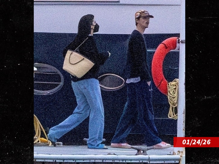 kylie-jenner-timothee-chalamet-backgrid-1