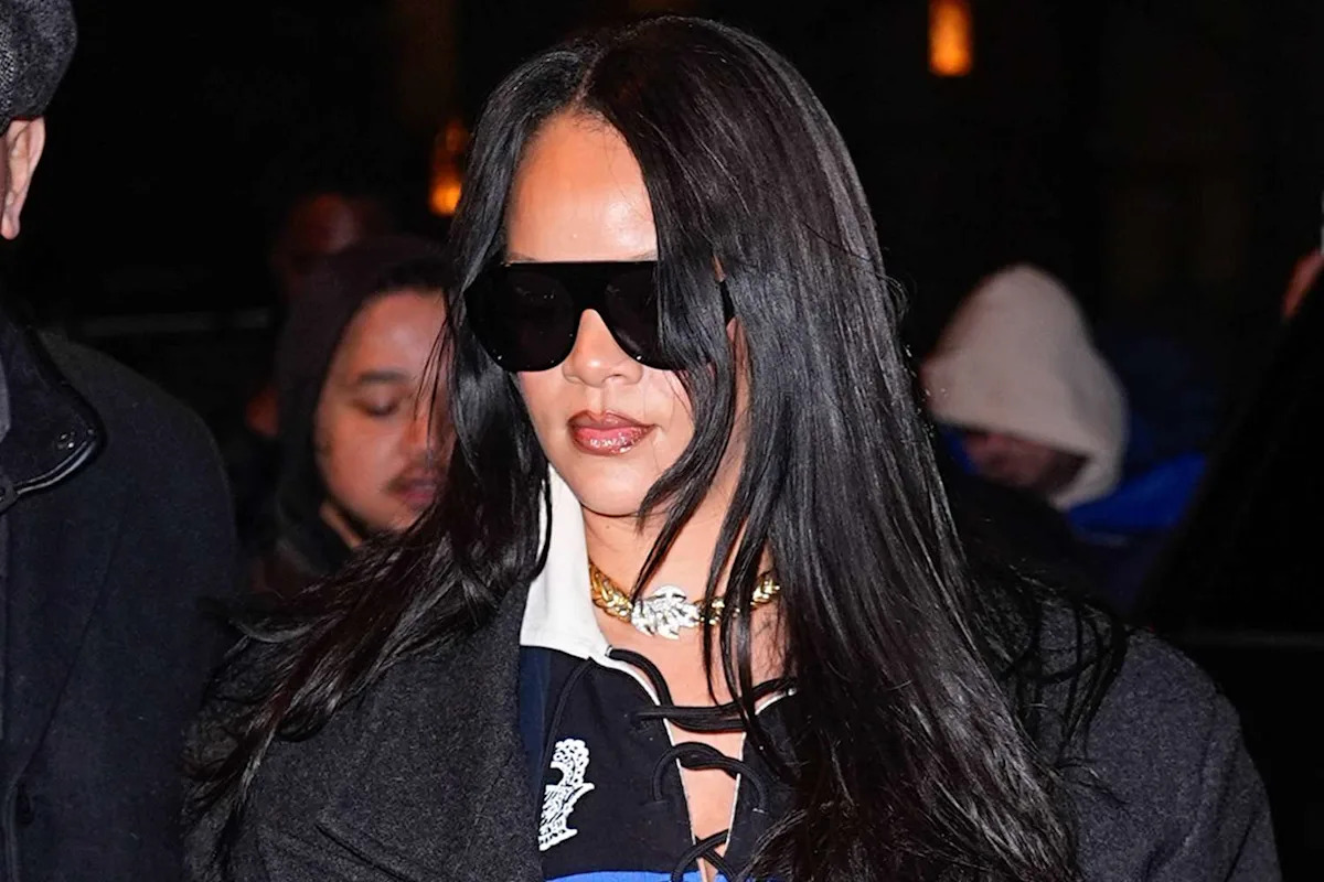  Rihanna Hit by Closing Door During N.Y.C. Outing. What She Told the Bodyguard Responsible
