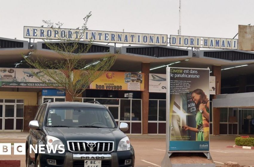  Suspected jihadists attack airport near Niger's capital – BBC