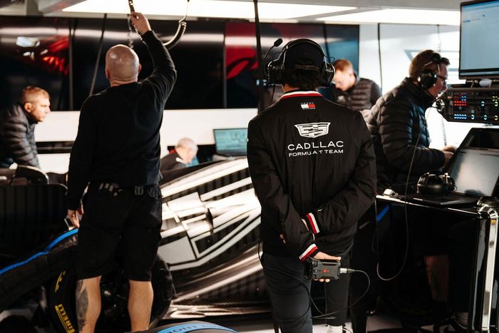 Cadillac F1 Team garage atmosphere