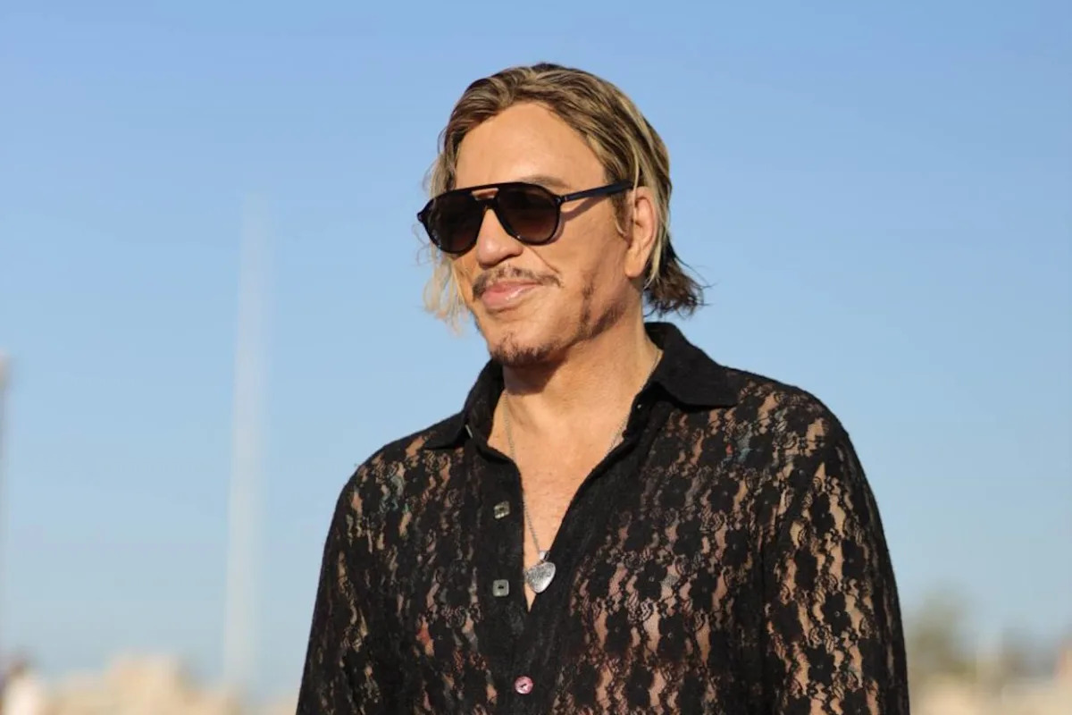  Mickey Rourke Says There’s Still $90,000 in GoFundMe, Urges Fans to Get Their Refunds