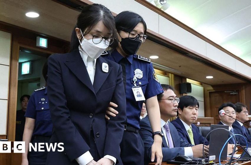  Who is South Korea’s former first lady?