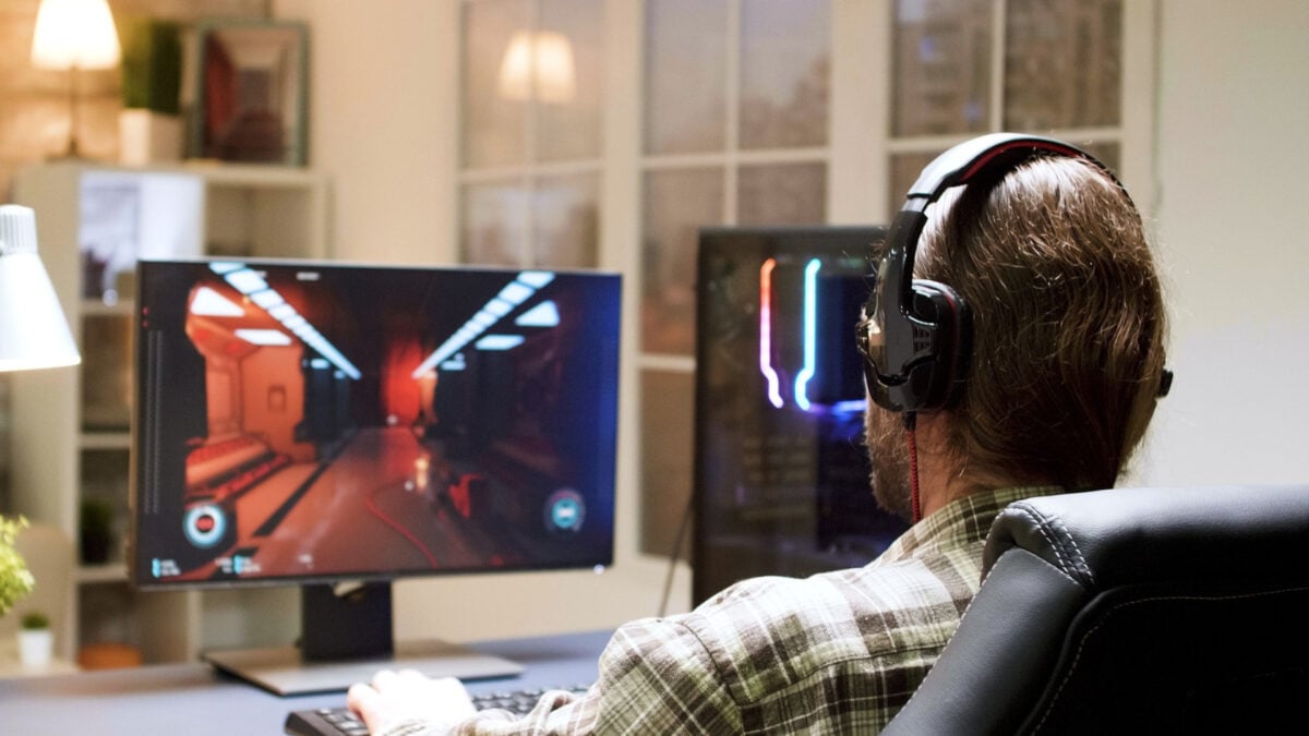  Gaming More Than 10 Hours a Week? You’ll Want to Read This