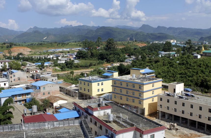 This general view photo shows the Myanmar-China border town of Laukkai on September 8, 2009.