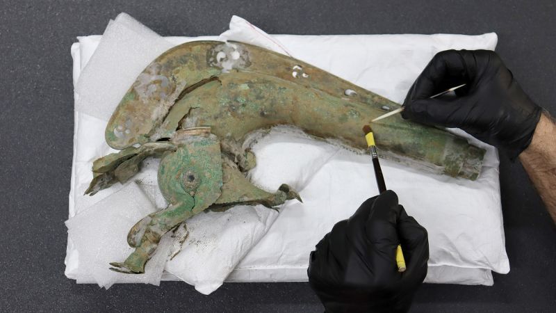  ‘Extraordinary’ Iron Age war trumpet uncovered in England