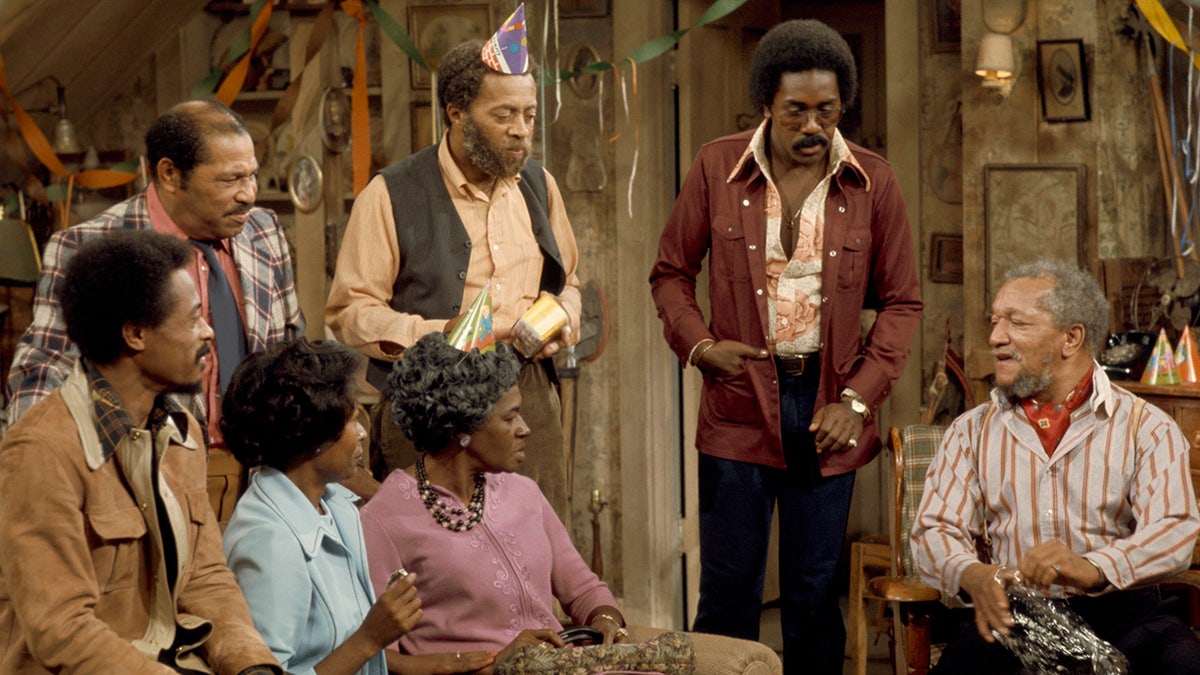 Cast of Sanford and Son posed together for Episode 1, 