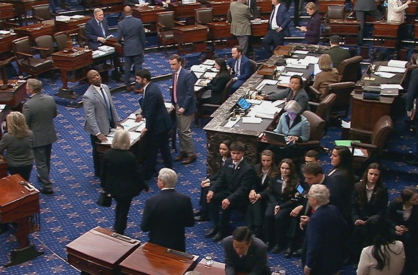  Senate passes spending package ahead of shutdown deadline, but funding still set to lapse