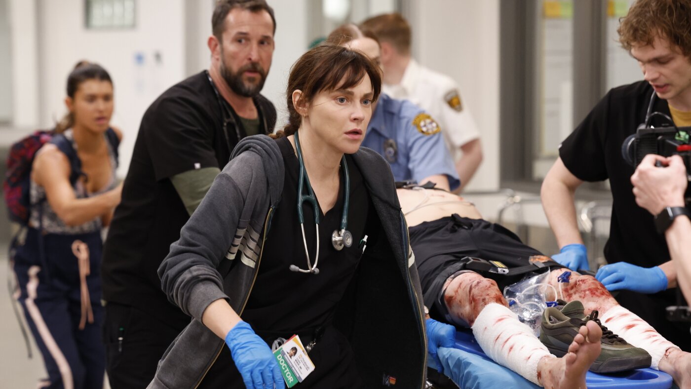  Doctors says ‘The Pitt’ reflects the gritty realities of medicine today : NPR