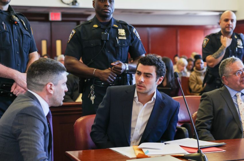  A man impersonating an FBI agent tried to get Luigi Mangione out of jail, authorities say : NPR