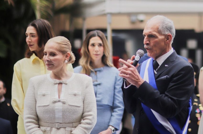  Trump-backed Nasry Asfura sworn in as president of Honduras