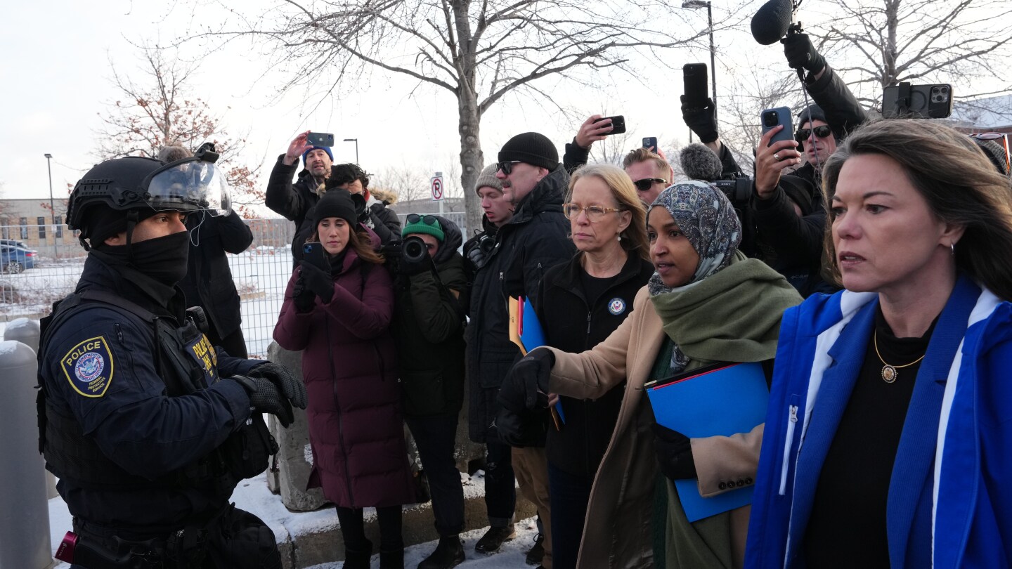  Judge won’t block DHS policy on lawmaker access to ICE facilities